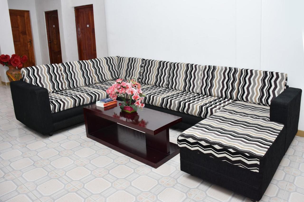Roshan Guest House Нувара-Элия Экстерьер фото